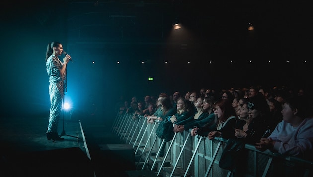 Anja Plaschg alias Soap&amp;Skin was a guest at the Orpheum in Graz to kick off the tour: musical open-heart surgery with painful intensity. (Bild: Lara Tomasic)