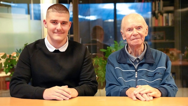 Dominik, the younger one, and Erich, the older one, in the election campaign. (Bild: ÖVP NÖ)