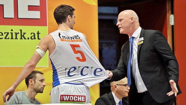 Mike Coffin (re.) mit Bogic Vujosevic in Kapfenberg.  (Bild: GEPA/GEPA pictures)