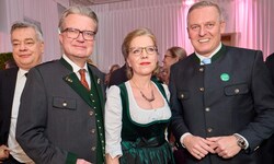 Werner Kogler, Christopher Drexler, Leonore Gewessler und Mario Kunasek bewiesen ...