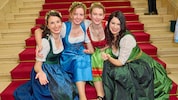 Jung und Alt warf sich am Freitag in festliche Tracht.