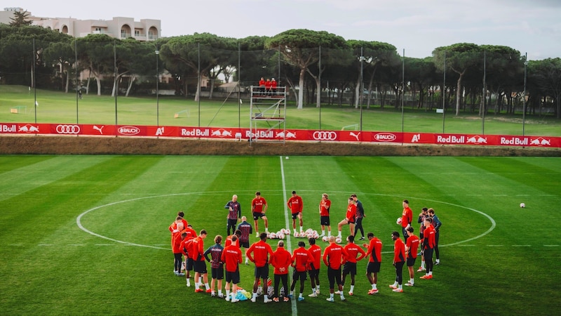 Die Salzburger wollen in Portugal wieder eine echte Einheit werden. (Bild: 2025 FC Red Bull Salzburg)