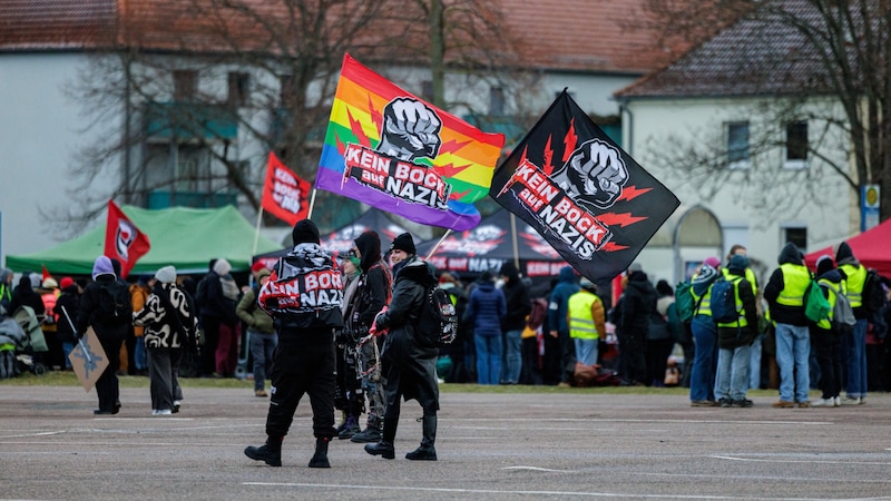 Dermo gegen die AfD (Bild: AFP)