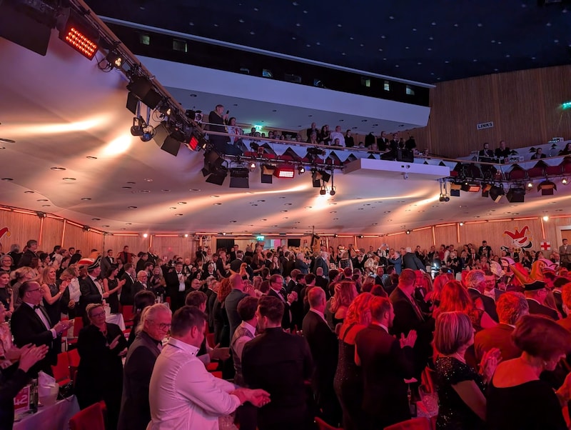 Dsa Publikum bei der Premiere war begeistert. (Bild: Faschingsgilde Villach)