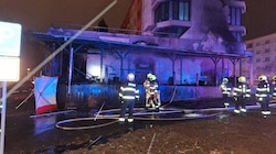 30 Menschen konnten sich aus den Flammen retten. (Bild: Fire Rescue Service of the Czech Republic)