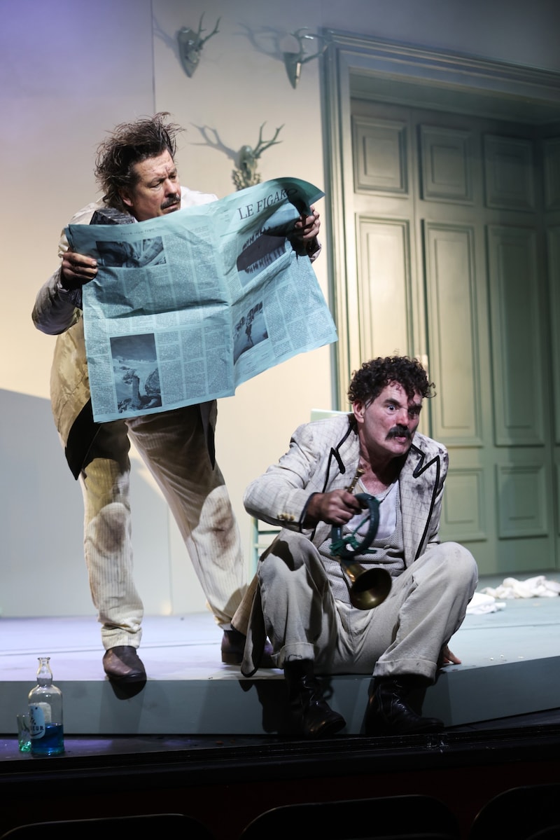 Michael Dangl (Lenglumé), Marcus Bluhm (Mistingue) (Bild: Theater in der Josefstadt/Moritz Schell)