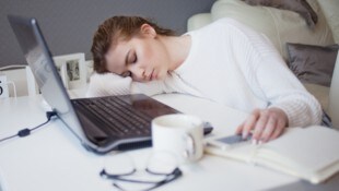 Kurze Nickerchen sind ein hervorragendes Mittel, um neue Energie zu tanken.