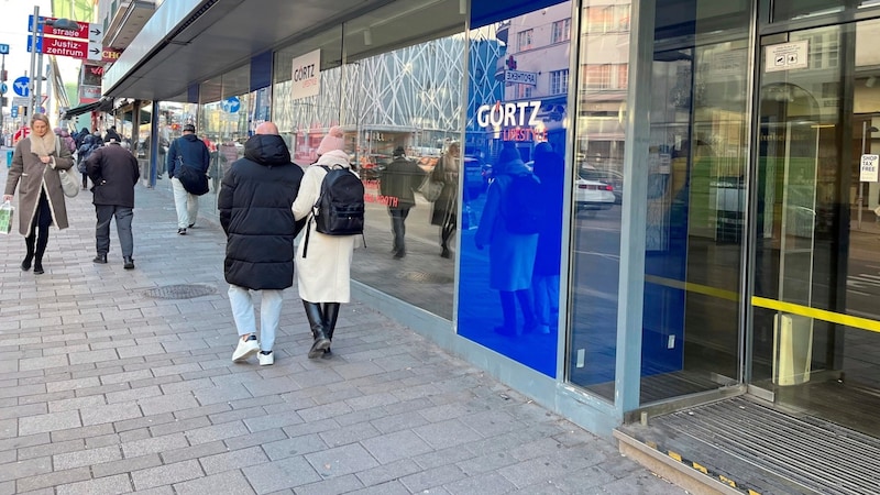 A number of retail spaces are vacant in prominent locations on Landstraßer Hauptstraße. (Bild: Christoph Engelmaier)