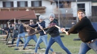 Konzentriert beim Training: Loig III rüstet sich für das Gemeindeschnalzen. (Bild: Tschepp Markus)