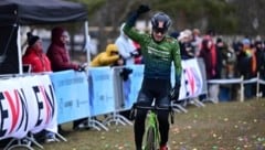 Dominik Hödlmoser hatte bei der Zieleinfahrt allen Grund zu jubeln. (Bild: Reinhard Eisenbauer / Cycling Austria)