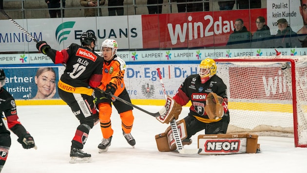 Keeper David Madlener zeigte wieder eine Top-Partie. (Bild: Pioneers/Rothmund)