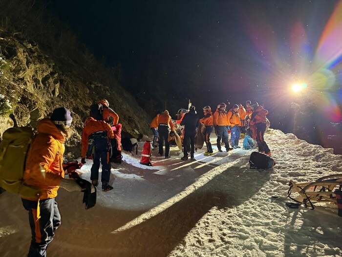 On Saturday evening, two tobogganists came off the prepared track at the Wildkogel toboggan run ...