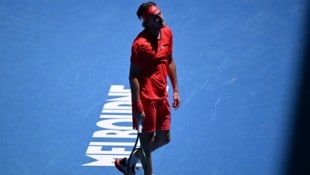 Stefanos Tsitsipas muss früh die Koffer packen. (Bild: AFP/APA/WILLIAM WEST)