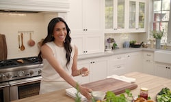In  „With Love, Meghan“ kocht und dekoriert die Ehefrau von Prinz Harry nach Herzenslust mit ...