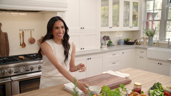 In „With Love, Meghan“ kocht und dekoriert die Ehefrau von Prinz Harry nach Herzenslust mit ...