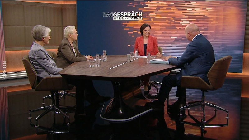 Zum Auftakt des neuen ORF-Polittalks lud Susanne Schnabl drei Gäste in die Sendung. (Bild: ORF)