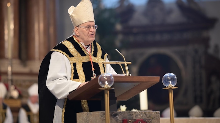 The Archbishop of Budapest, Péter Erdő, gave the sermon