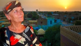 Am Samstag wurde die Wienerin Eva G. in Niger verschleppt, die Suche nach der 73-Jährigen läuft. (Bild: Krone KREATIV/stock.adobe.com, Jana Patsch)