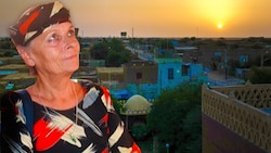 Am Samstag wurde die Wienerin Eva G. in Niger verschleppt, die Suche nach der 73-Jährigen läuft. (Bild: Krone KREATIV/stock.adobe.com, Jana Patsch)