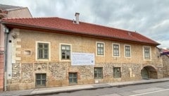 Im Frühjahr soll die Fassade des ältesten Gebäudes am Marktplatz saniert werden. (Bild: zVg)