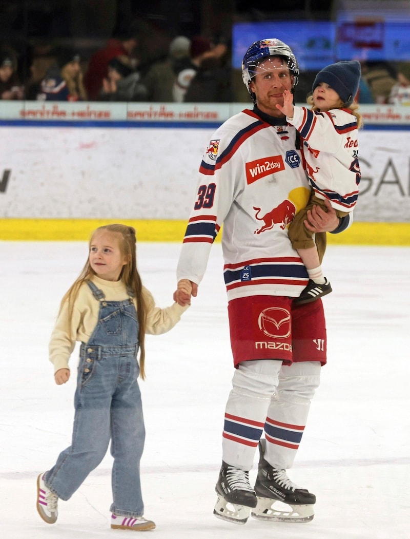 Genoway enjoyed the lap of honor with his kids. (Bild: Tröster Andreas/Kronen Zeitung)