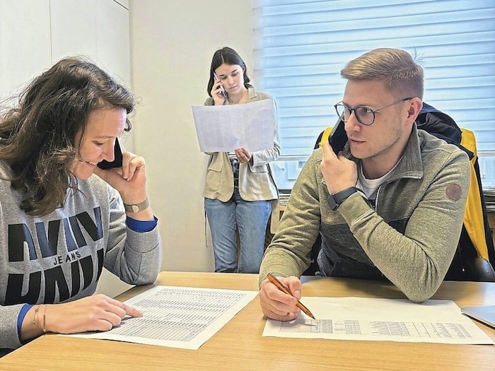 The ÖVP is making phone calls to all 22,000 members. 
