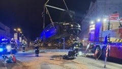 The fire department was on duty - the fountain in the background. (Bild: FF Feldbach)