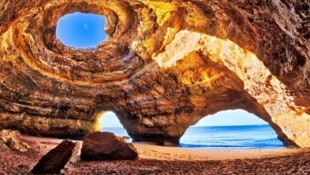 Die Benagil-Höhle an der Algarve ist sehr bekannt.  (Bild: Portugal360)