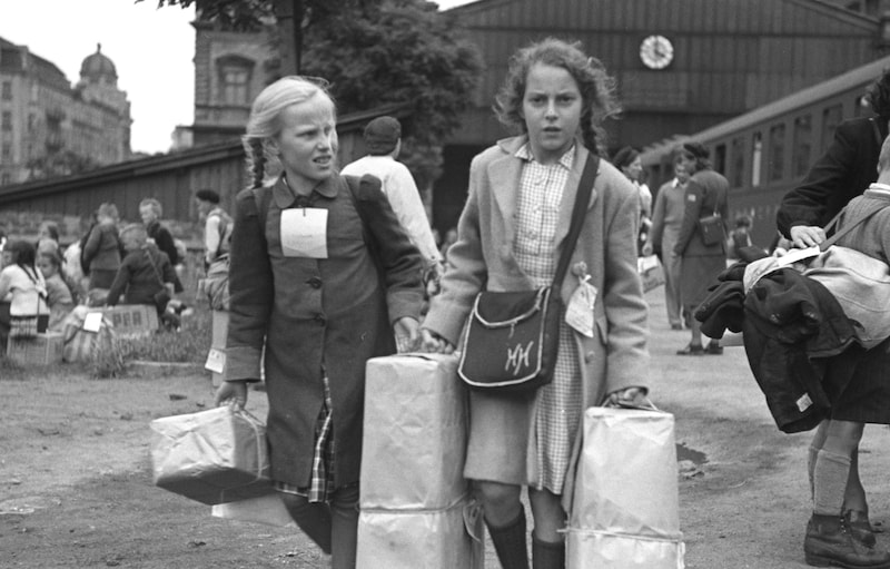 Getrennt von ihren Familien: Wiener Kinder im Jahr 1945 nach ihrer Rückkehr aus der Schweiz (Bild: picturedesk.com/Croy, Otto / ÖNB-Bildarchiv / picturedesk.com)