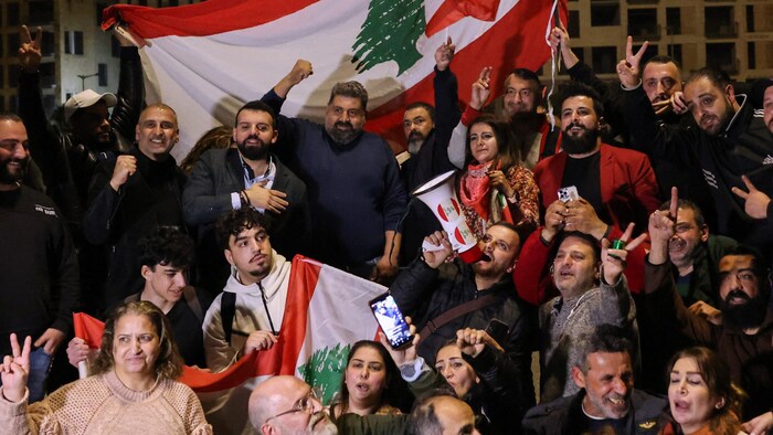 Feiernde Menschen in Beirut