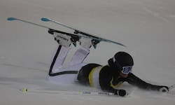 Maria Höfl-Riesch ging es mit etwas zu viel Ehrgeiz an und stürzte. Sie blieb an einem Tor ...
