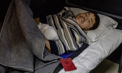 Dieser nordkoreanische Soldat wollte oder konnte den Suizid-Befehl offenbar nicht ausführen – er ...