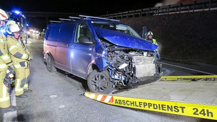 Das Wrack wurde abgeschleppt.