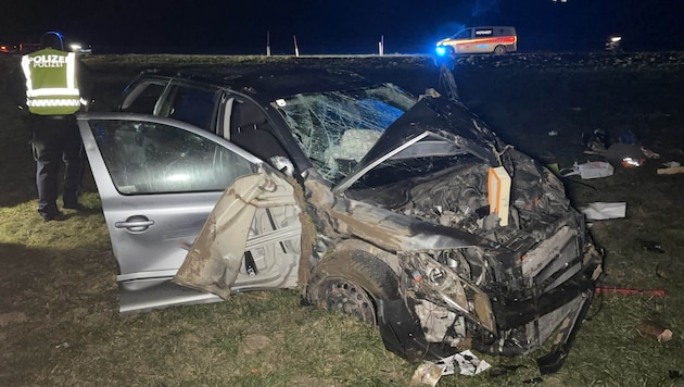 Das Auto der Frau wurde massiv beschädigt. (Bild: ZOOM Tirol)