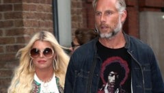 Das Jahr beginnt gleich mit einer Promi-Trennung! Jessica Simpson und Eric Johnson sind nicht mehr zusammen. (Bild: enewsimage / Action Press)