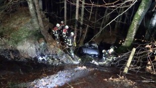 Einiges zu tun hatte die Feuerwehr am späten Montagabend. (Bild: Maurice Shourot)