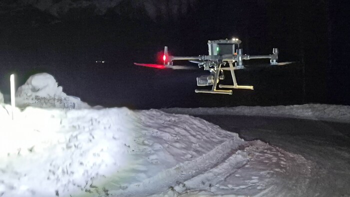 Die Feuerwehr rückte mit Drohnen an.