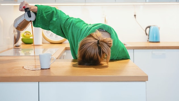 Müdigkeit ist eine der häufigsten Gesundheitsbeschwerden, doch ihre Bewertung kann schwierig sein, wenn die Wahrnehmung der Müdigkeit anderer durch geschlechtsspezifische Vorurteile verzerrt wird. (Bild: stock.adobe.com/LenaIvanova)