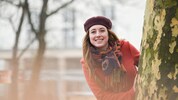 Christina Tschernitz hat ihr Studium beendet und singt sich die Karriereleiter hinauf.