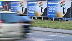 Die Regierung in Budapest plakatiert derzeit zur eigenen Wirtschaftspolitik: „Ungarn kann es schaffen.“ (Bild: APA/AFP/Attila KISBENEDEK)