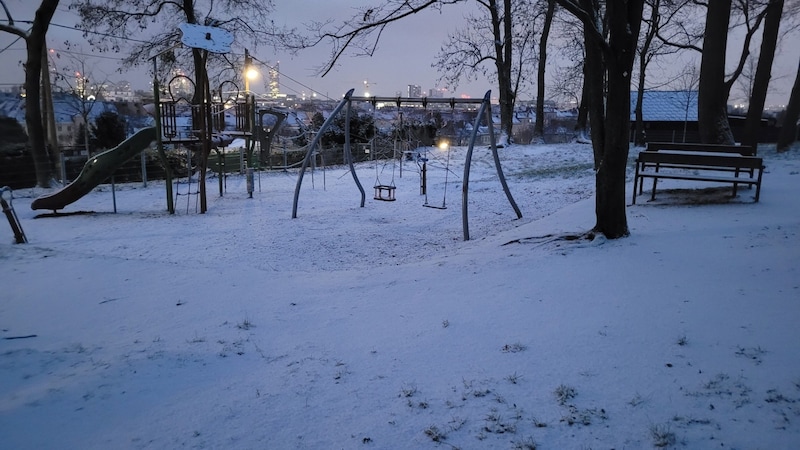 The Viennese were surprised by a thin layer of snow in Heiligenstadt in the early hours of the morning. (Bild: Christine Steinmetz)