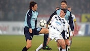 Imre Szabics (r.) sorgte 2002 in Rom gegen Lazio für Sturms einzigen Sieg der schwarzen ...
