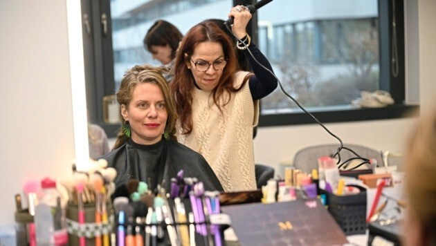 „Quoten-Dame“ Anja Haider-Wallner vor der Debatte in der Maske. (Bild: Antal Imre/Imre Antal)