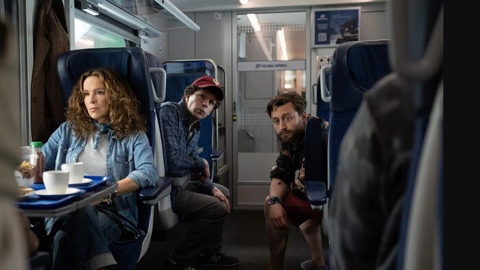 Jessie Eisenberg (mi.) spielt die Rolle vom schüchternen David.  