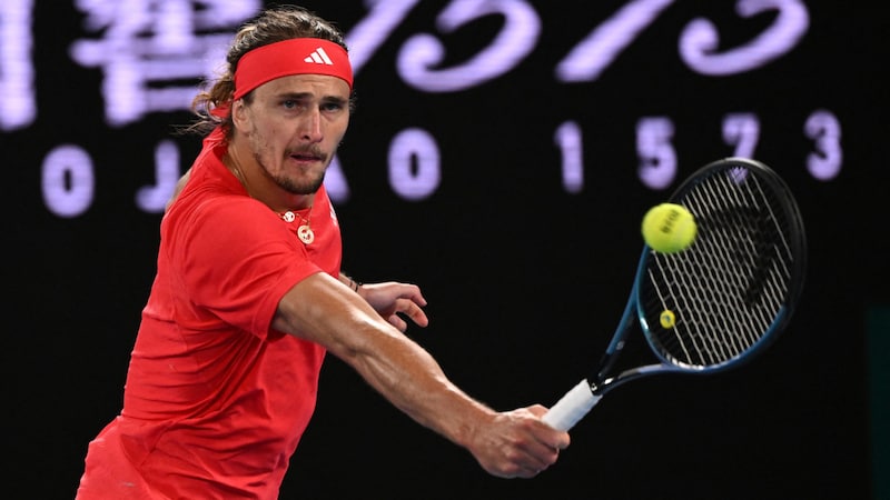 Alexander Zverev hat in Melbourne noch kein Aufschlagspiel abgegeben. (Bild: AFP/APA/WILLIAM WEST)