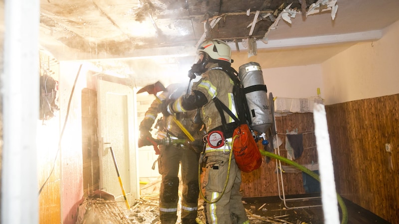 Die Feuerwehr beim Einsatz in Altach.  (Bild: Mathis Fotografie)