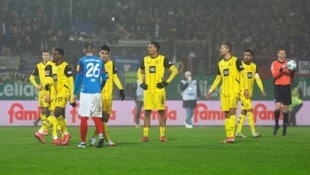 Borussia Dortmund kassierte in Kiel eine 2:4-Klatsche. (Bild: AFP/APA/Axel Heimken)