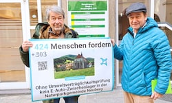 Friedrich Graf-Götz und Christian Wettengel (v. l.) sammelten mit ihrem Komitee Unterschriften ...