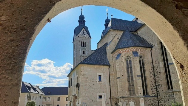 On May 10, the pilgrims of hope arrive in Maria Saal and have thus completed a stage of the Hemma pilgrimage route. (Bild: Monika Gschwandner-Elkins)