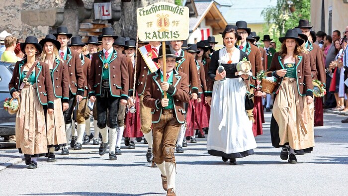 Parade of traditional music in Rauris
